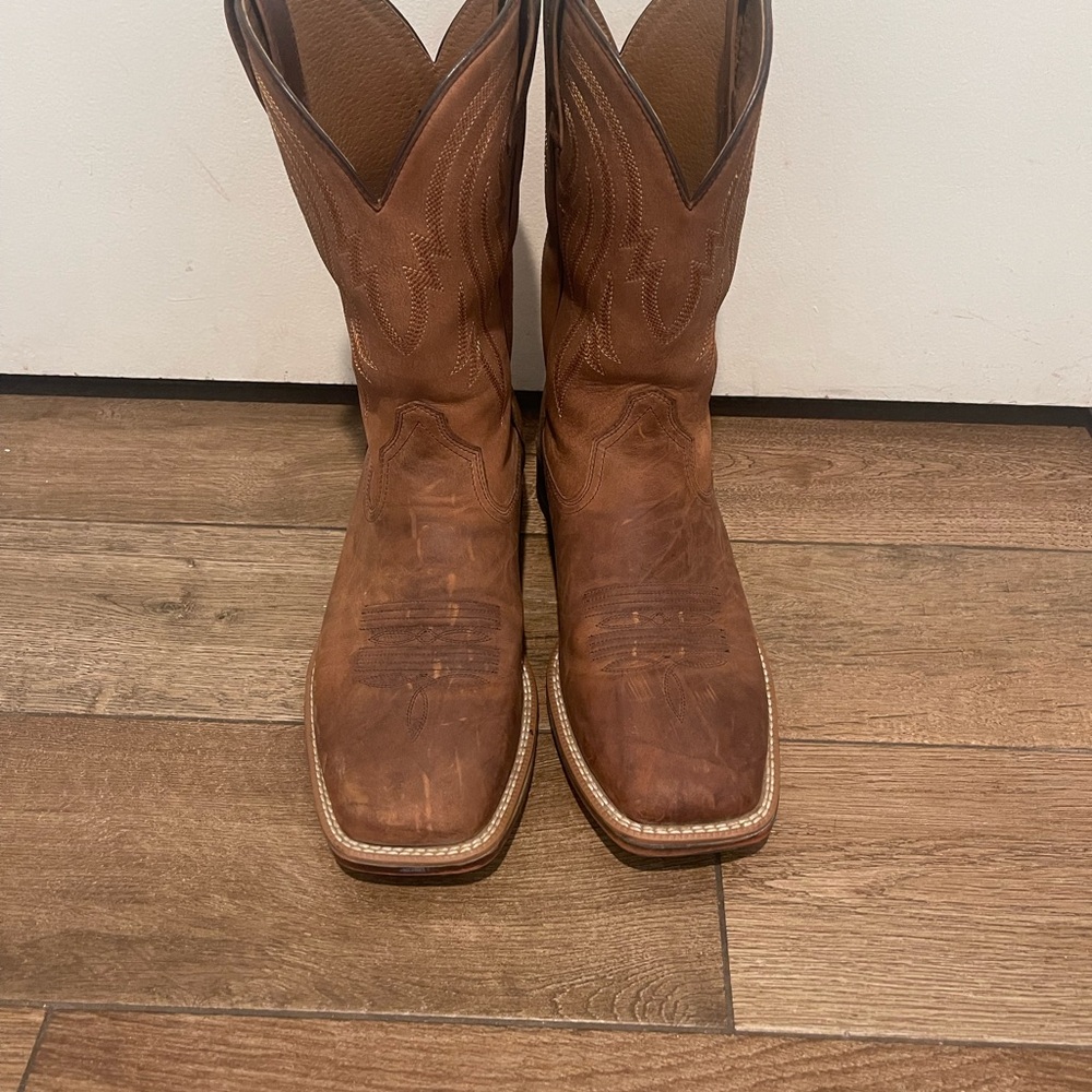 Ariat Men's Tan Leather Cowboy Boots - Picture 2 of 6